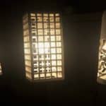 שלישיית מנורות צמודות קיר מקרמיקה בדגמי תיבה מלבנית, תיבה עגולה וקונוס מעוטרים - לימור בן יוסף